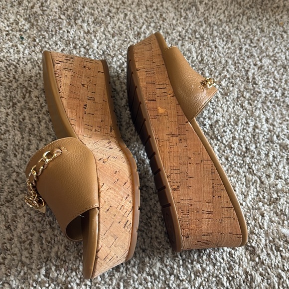 Tan Michael Kors wedges sandals only worn once to small still in the box. - Picture 3 of 3